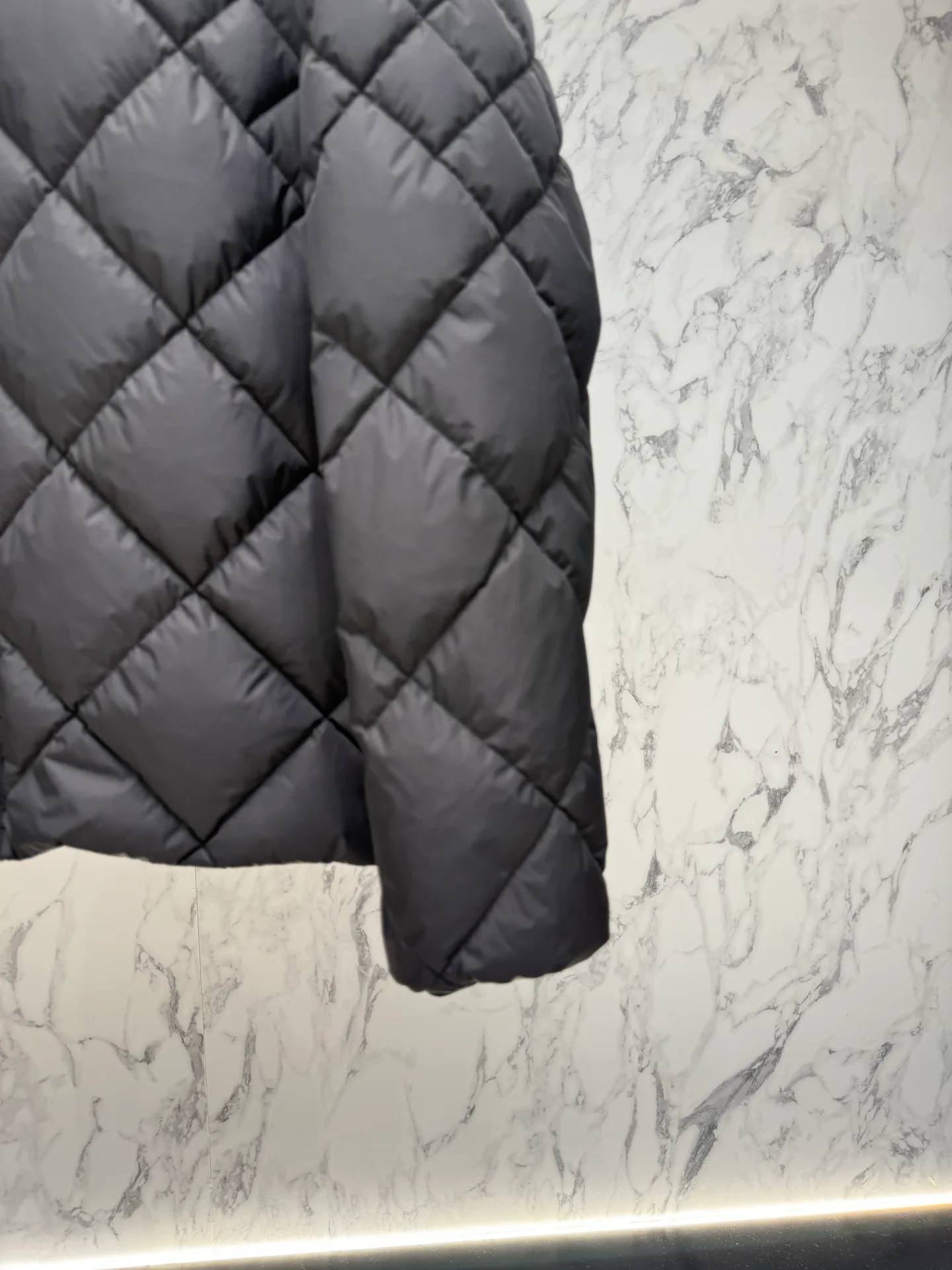 Men's Jackets And Down Jackets MONCLER 18214576