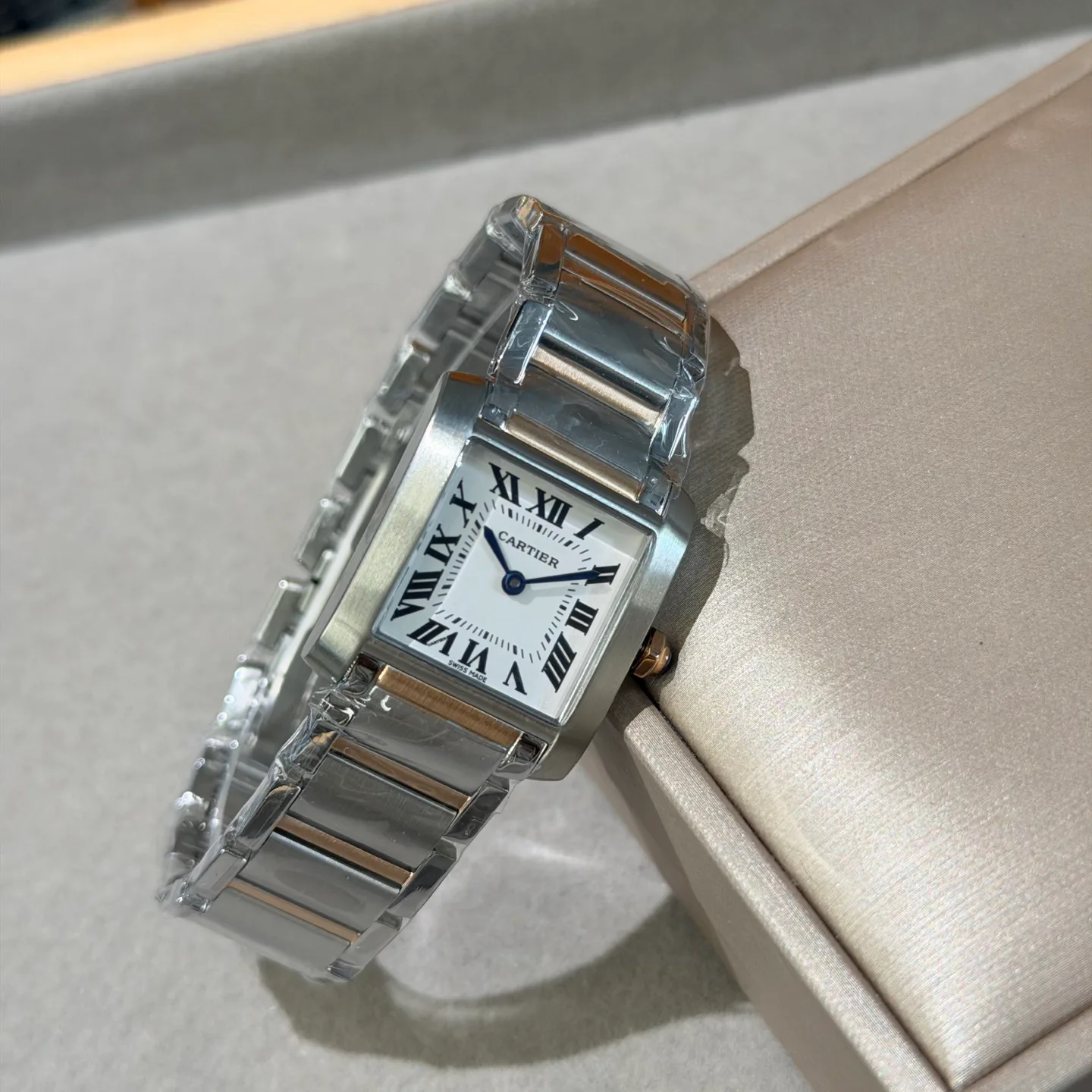 Women's Watches CARTIER 17650367