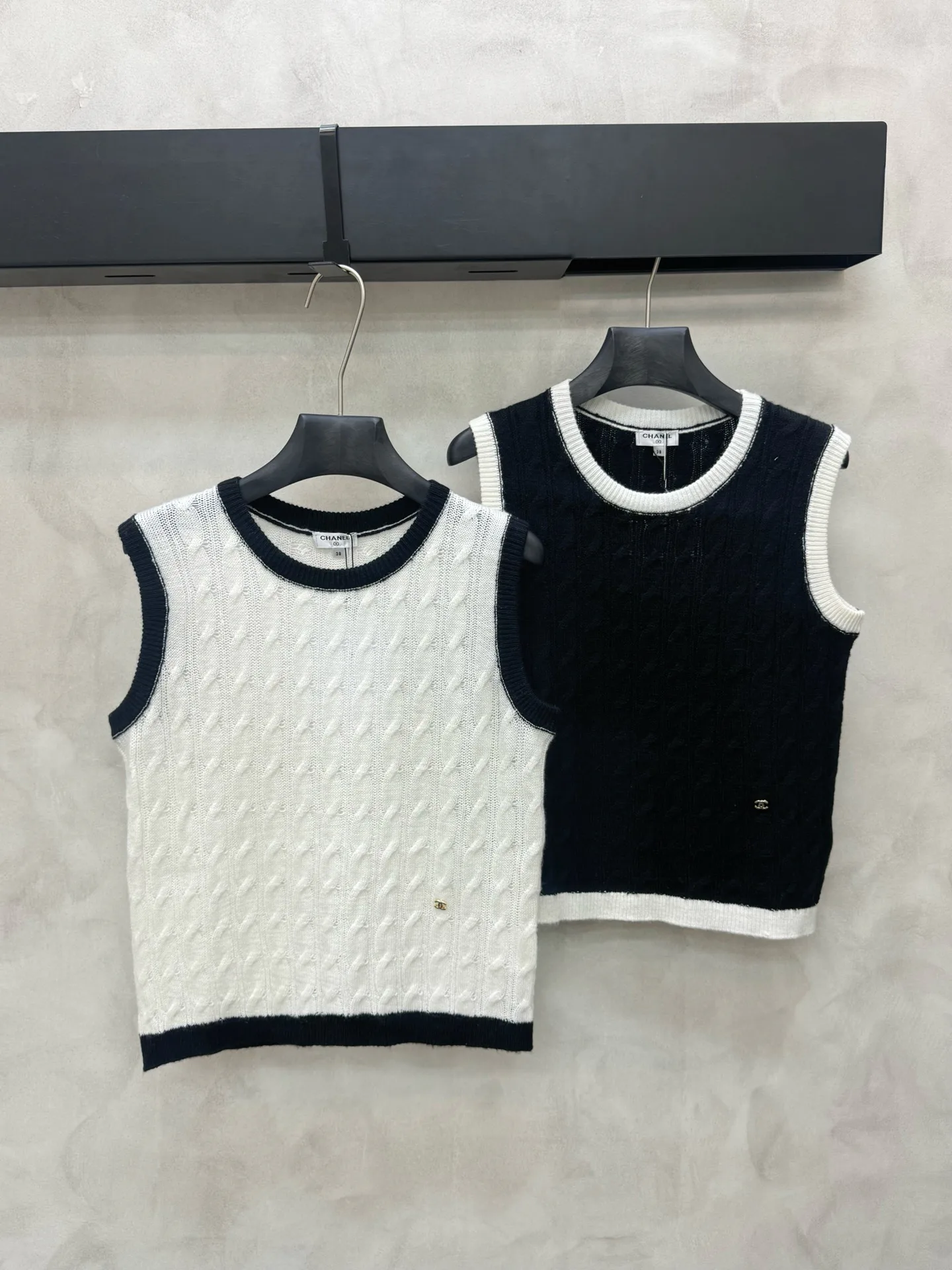 Women's Vests CHANEL 18138283