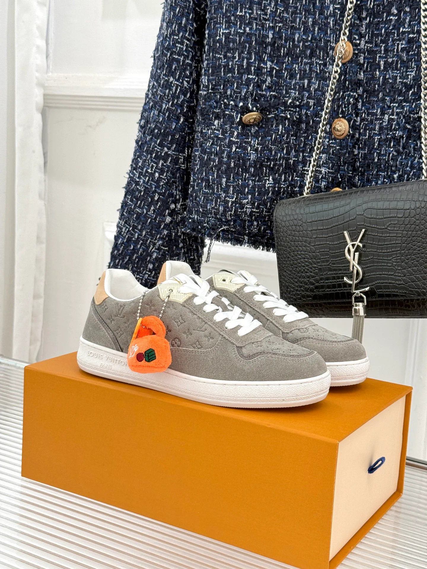 Women's Sneakers LOUIS VUITTON 18036324