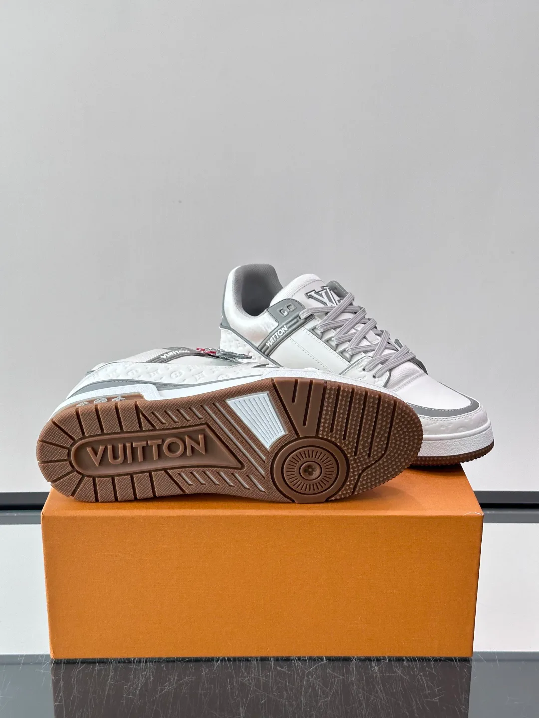 Men's Sneakers LOUIS VUITTON 17982456