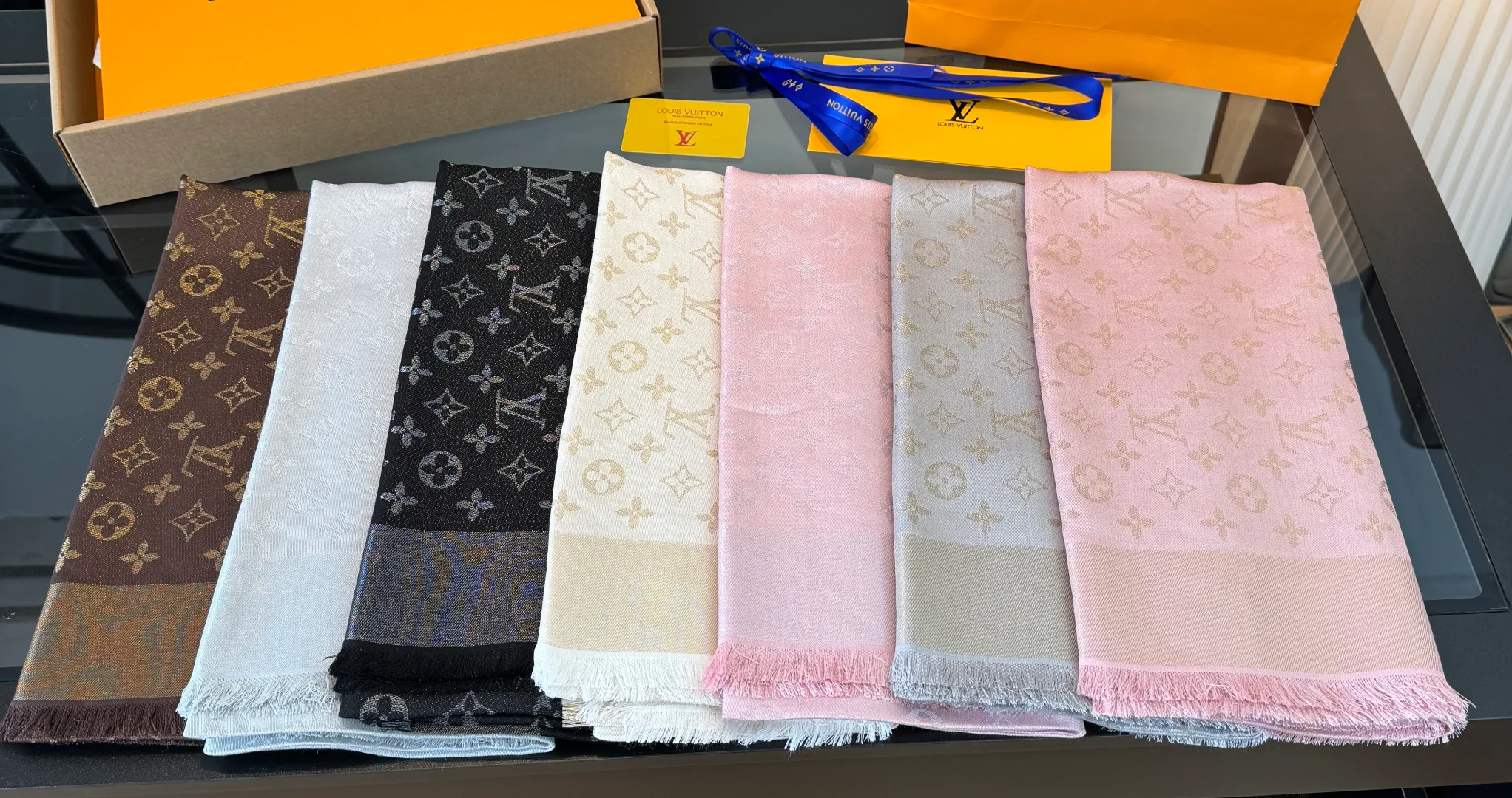Scarves LOUIS VUITTON 18104871