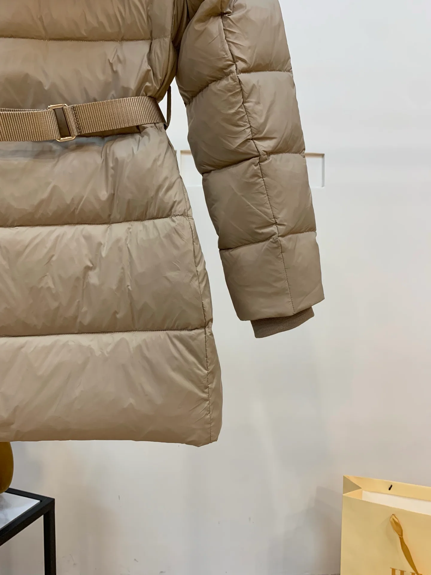Women's Jackets And Down Jackets BURBERRY 17965237