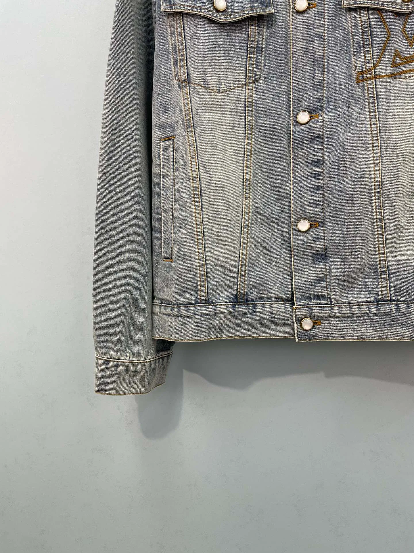 Women's Jackets And Down Jackets LOUIS VUITTON 18151521