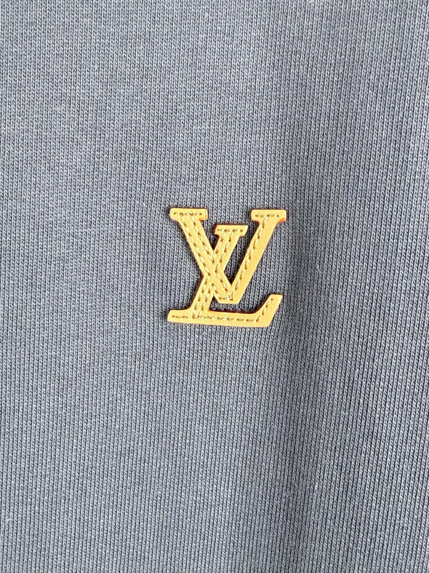 Men's Sweatshirts And Hoodies LOUIS VUITTON 18069253