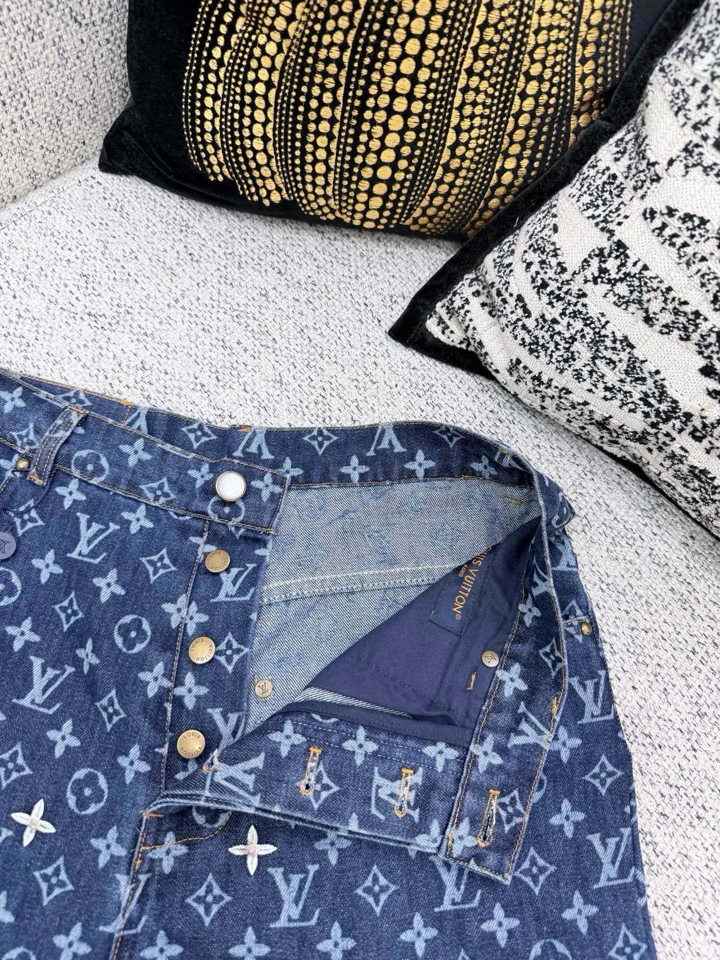Men's Jeans LOUIS VUITTON 18395781