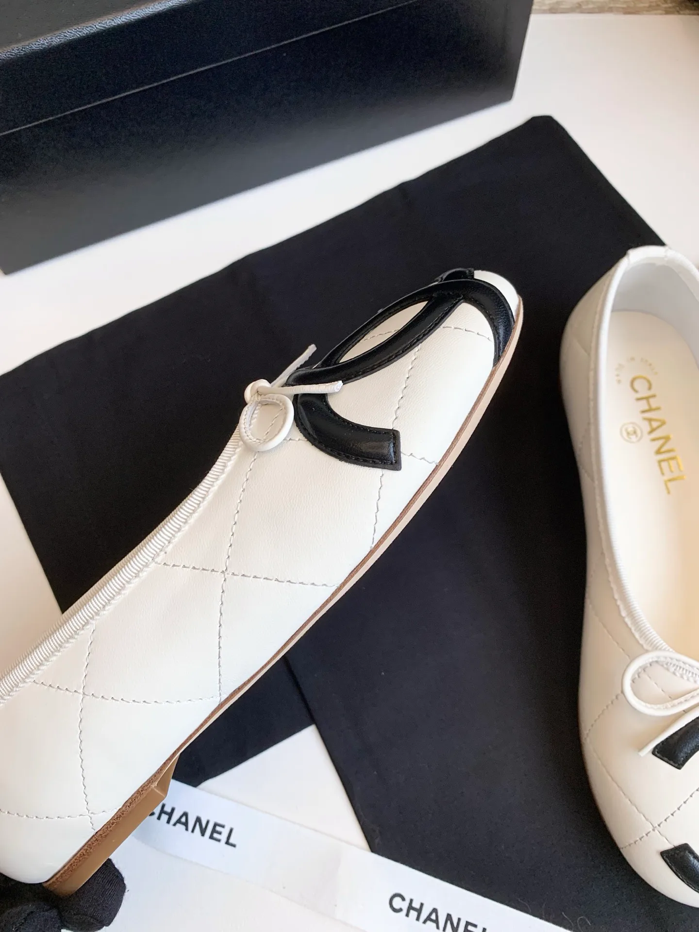 Women's Ballet Flats CHANEL 17990379