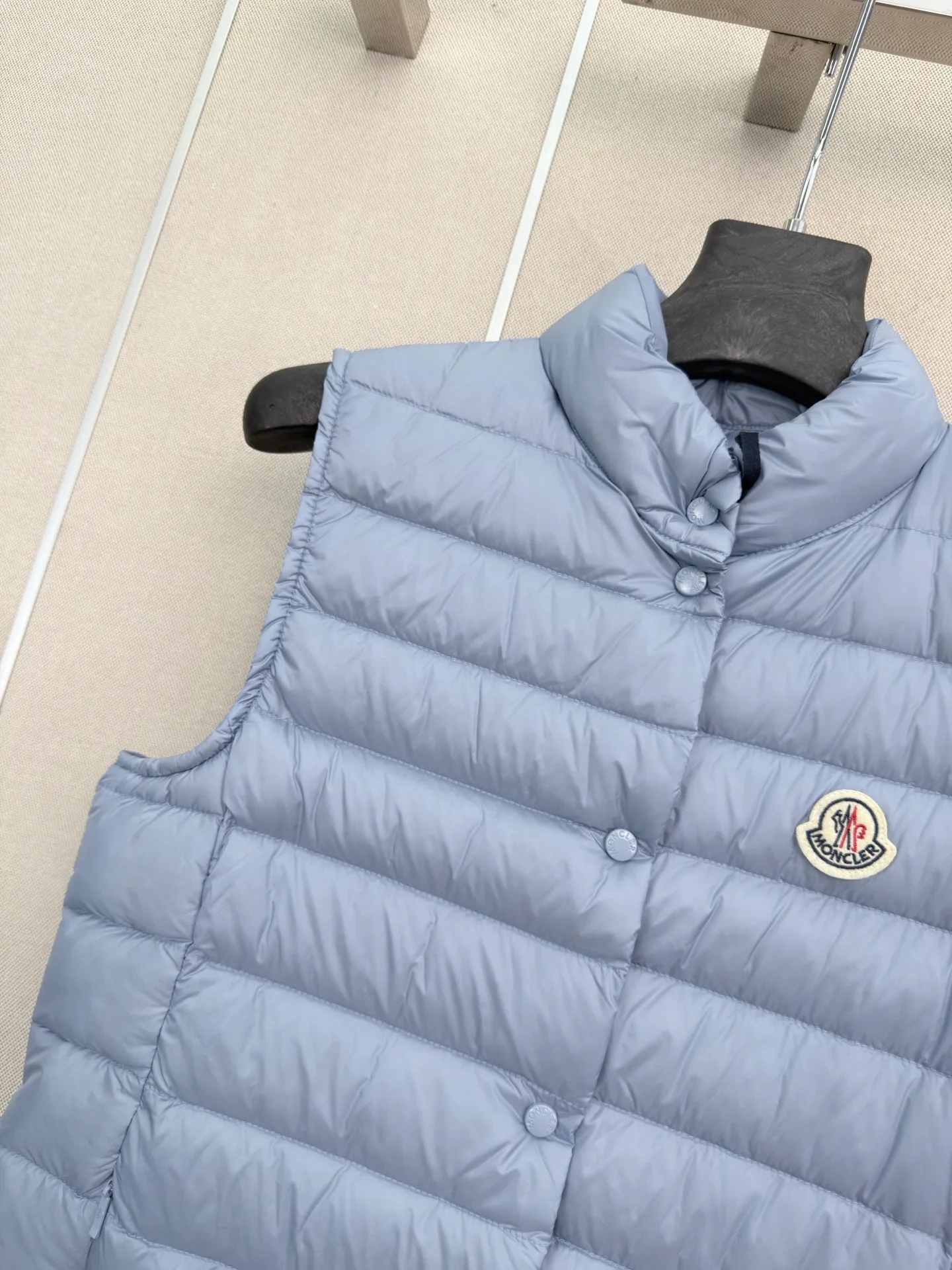 Women's Jackets And Down Jackets MONCLER 18108521