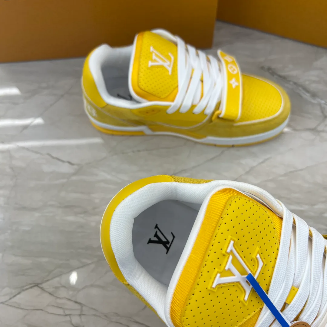 Women's Sneakers LOUIS VUITTON 17796463