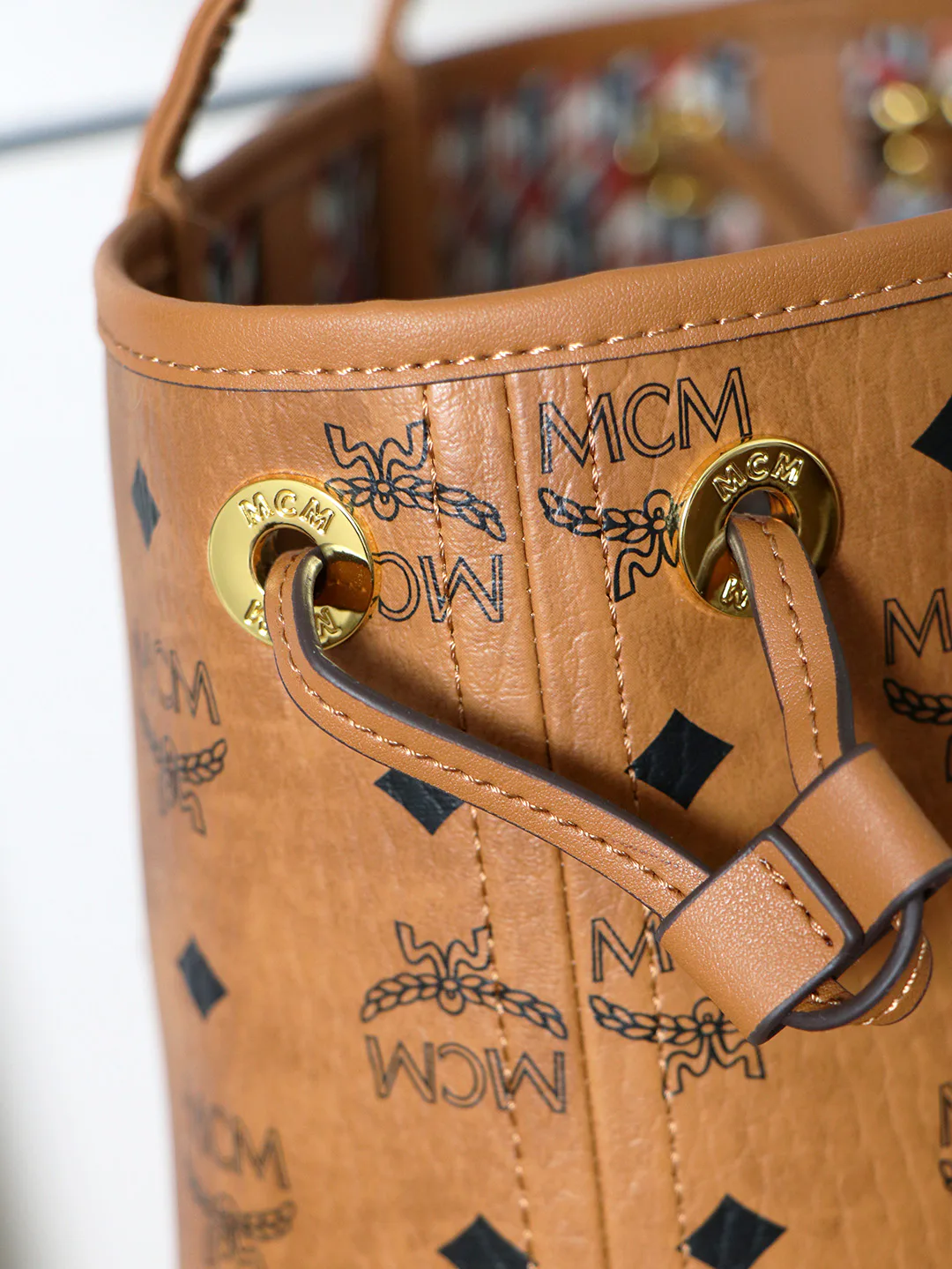 Women's Classic Handbags MCM 18223305