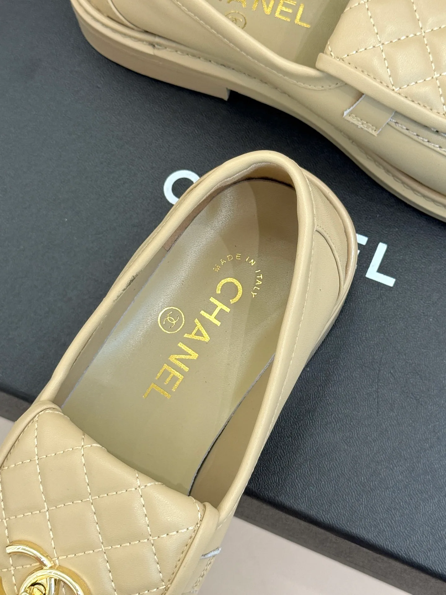 Women's Loafers And Moccasins CHANEL 17336069