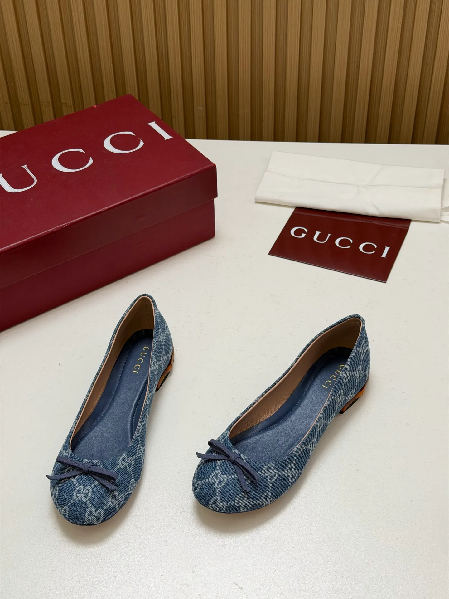 Women's Ballet Flats GUCCI 18396256