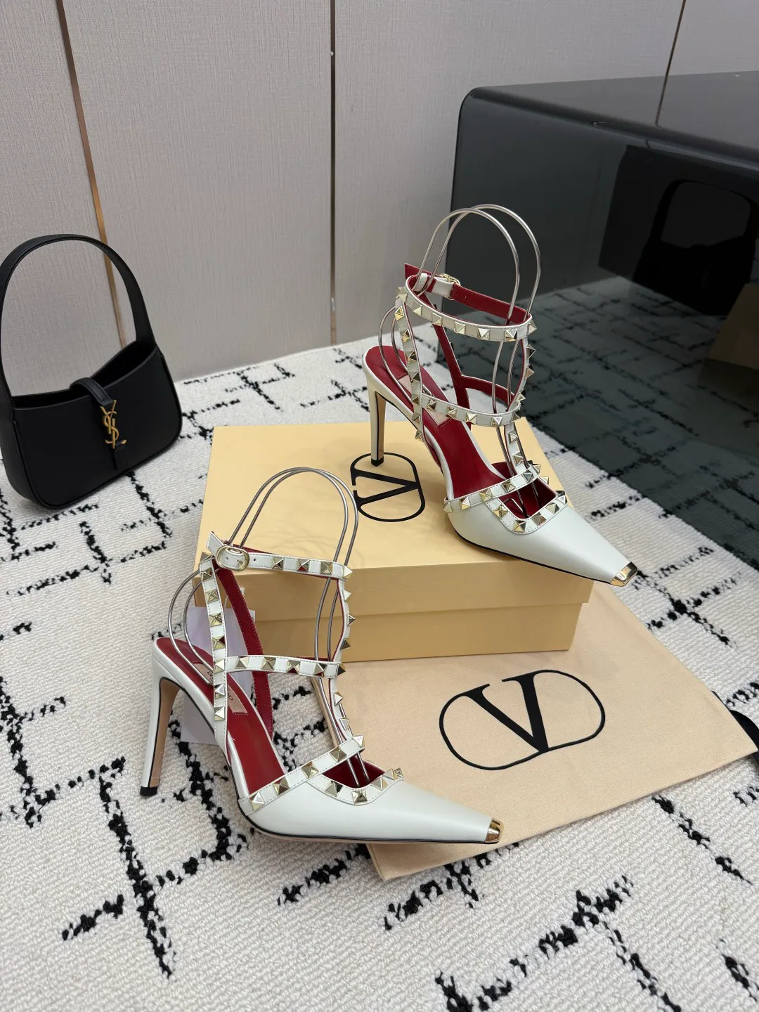 Women's Open-Toe Sandals VALENTINO 17594483
