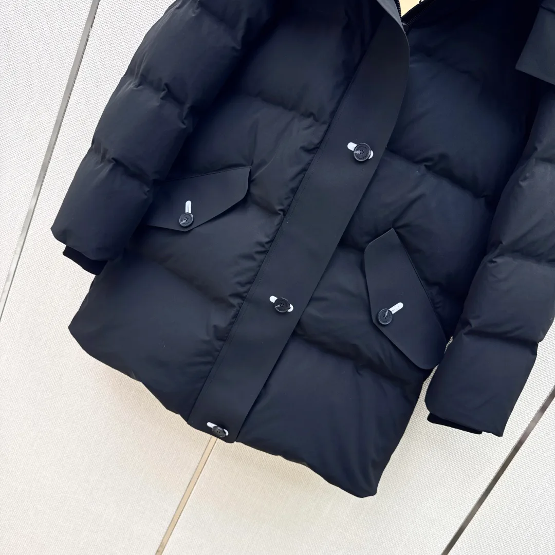 Women's Jackets And Down Jackets BURBERRY 18245896