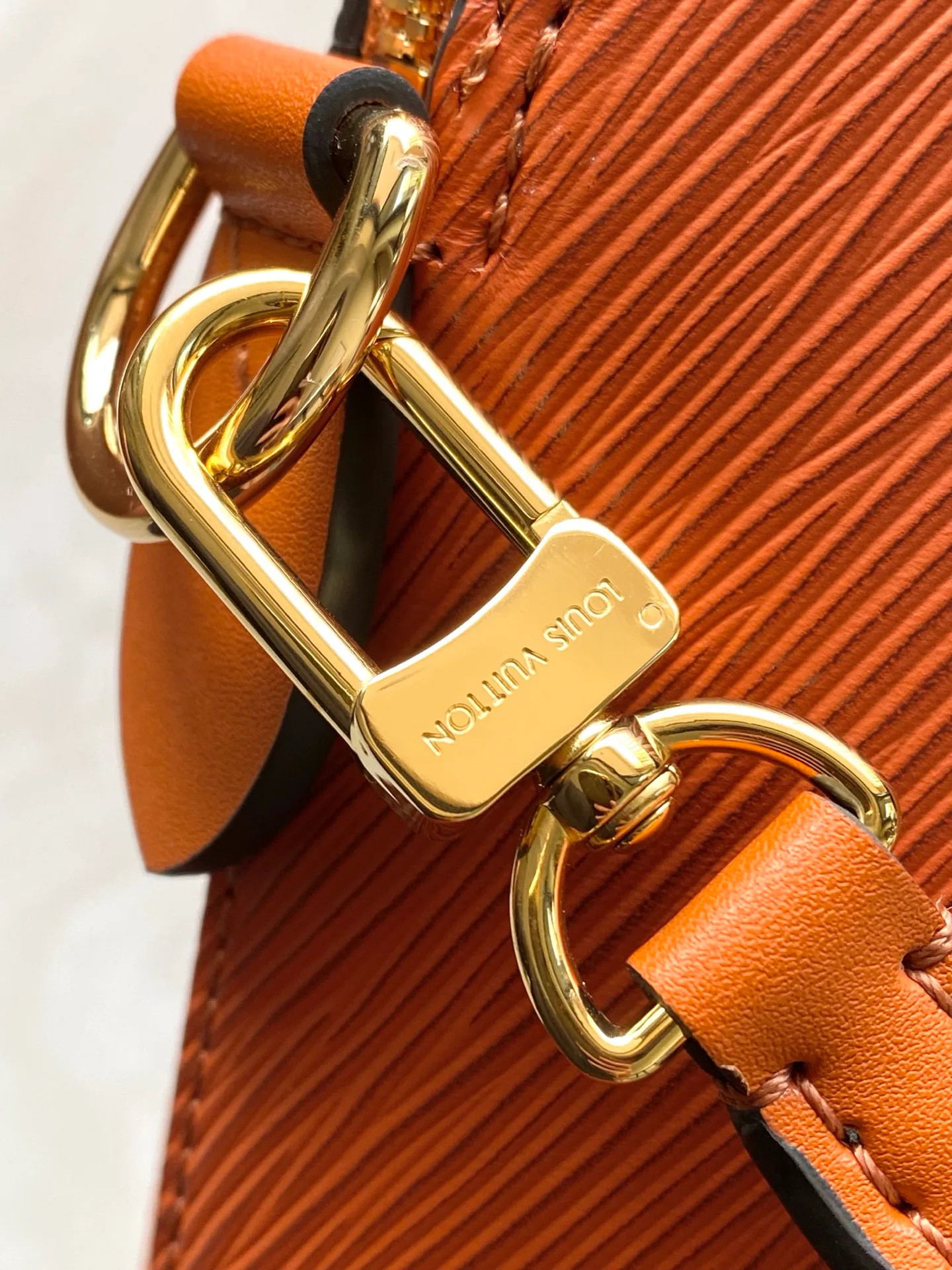 Women's Classic Handbags LOUIS VUITTON 18491322