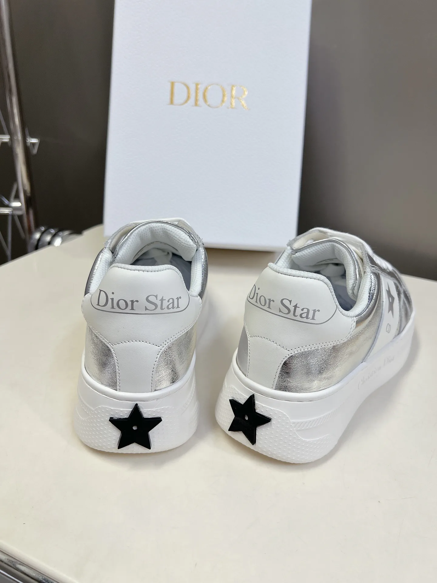 Women's Sneakers CHRISTIAN DIOR 18005349