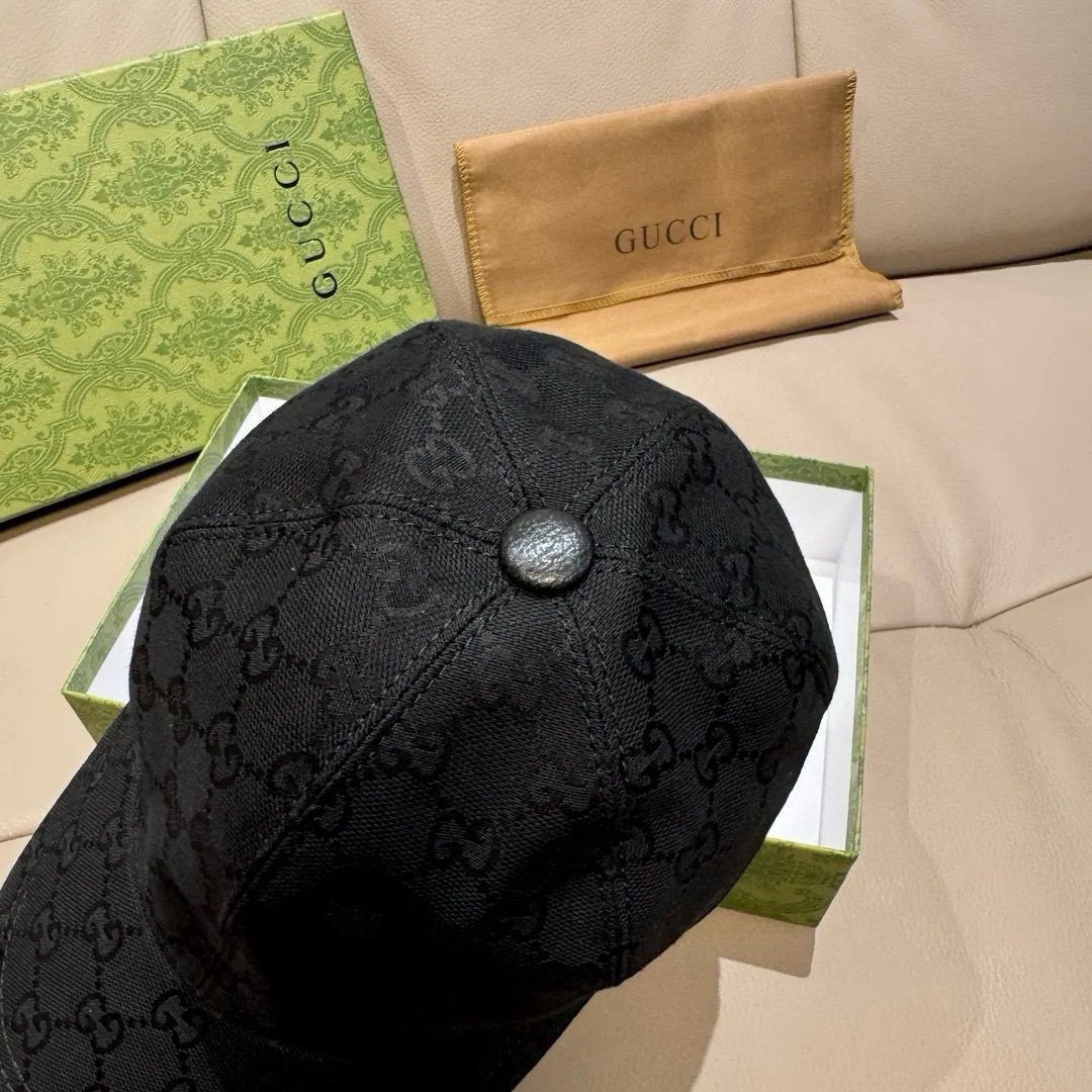 Hats GUCCI 18105293
