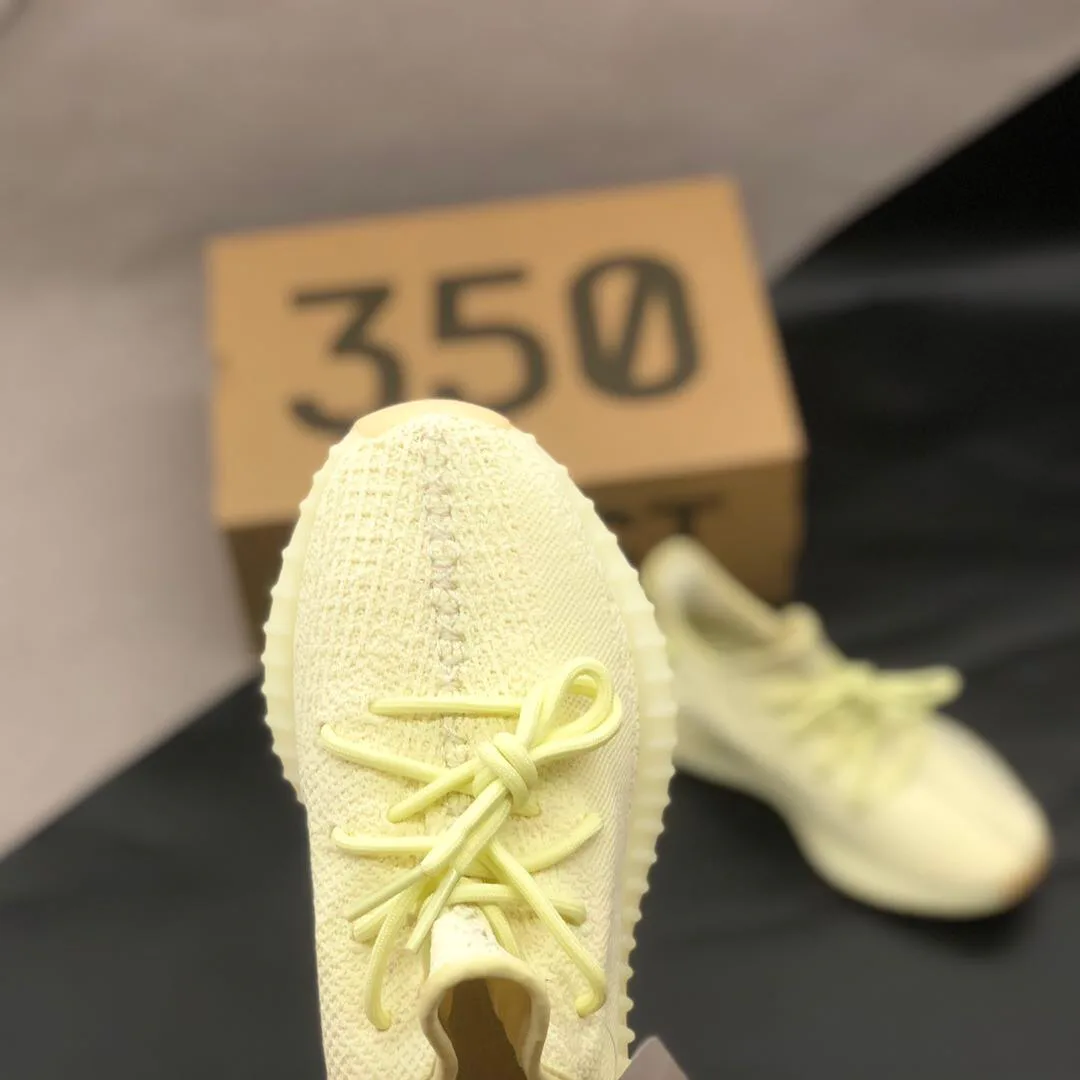 Women's Sneakers YEEZY 17388180