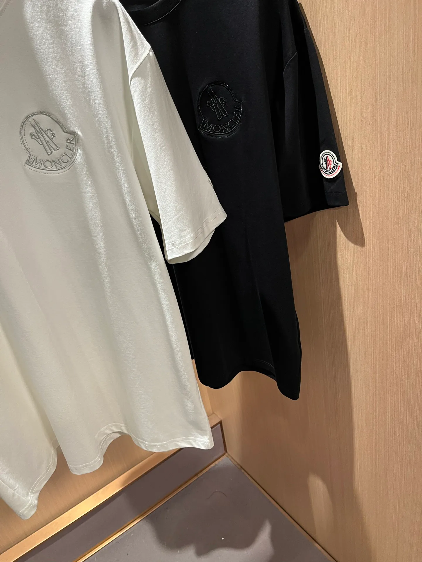 Men's T-Shirts MONCLER 18495787