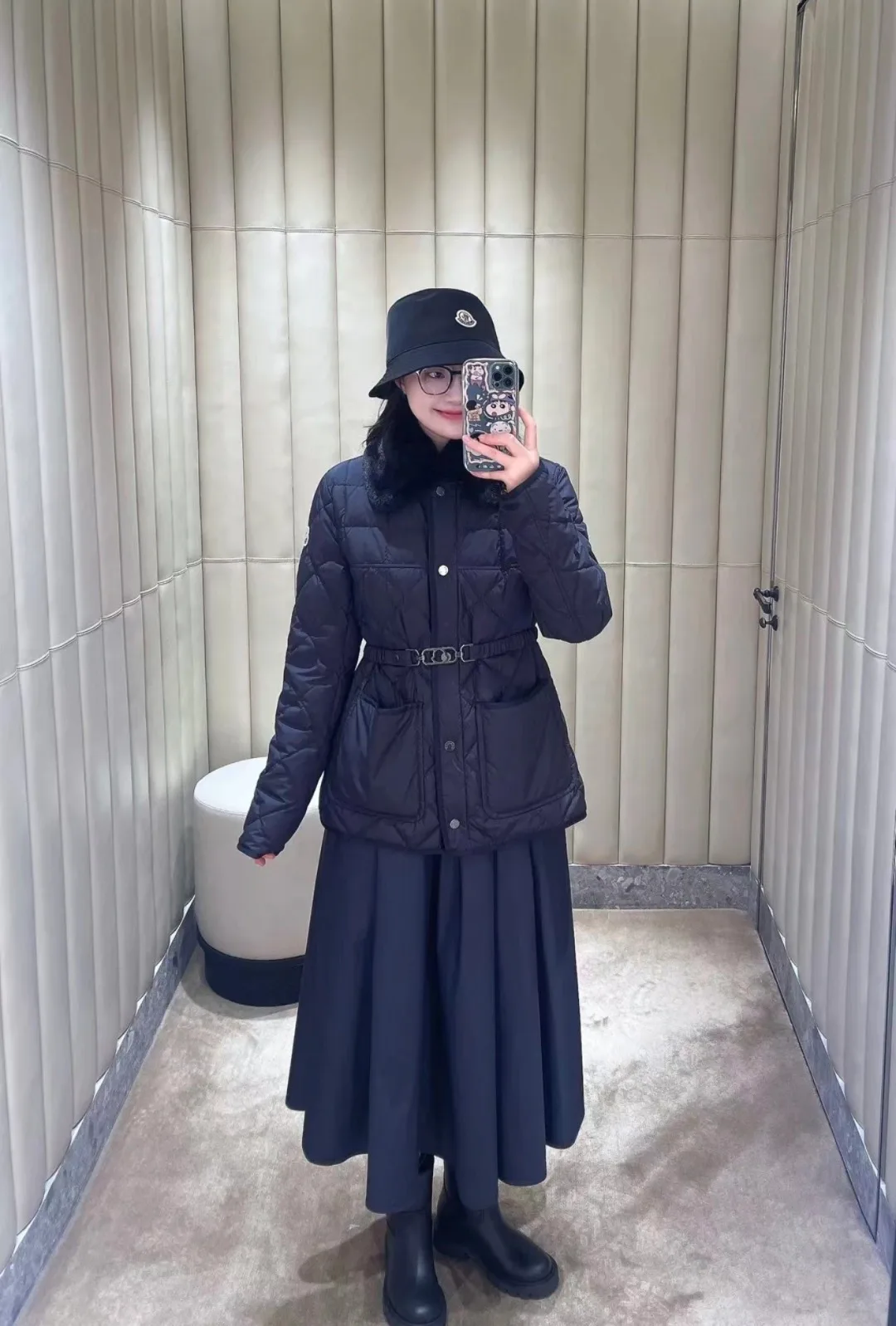 Women's Jackets And Down Jackets MONCLER 18111361