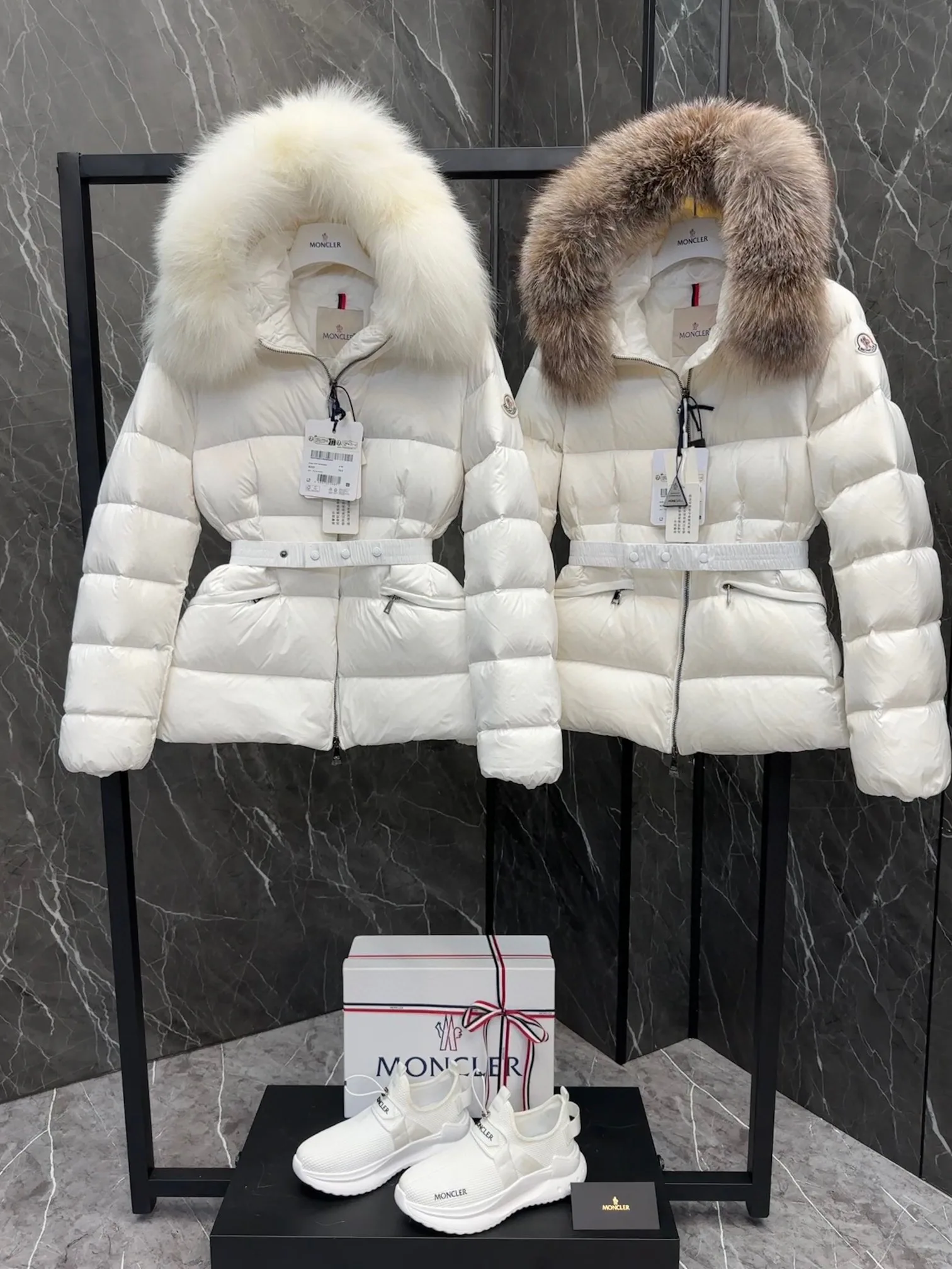 Women's Jackets And Down Jackets MONCLER 18130061