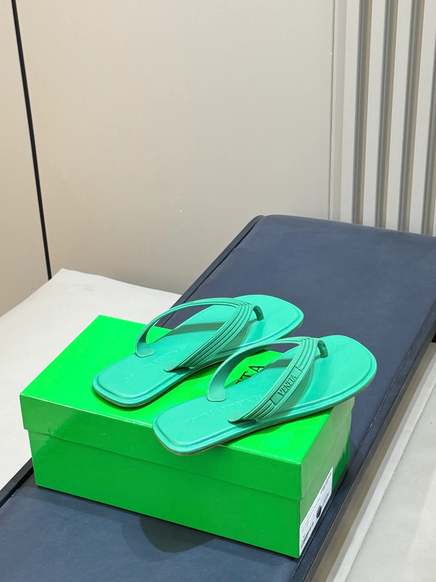 Women's Flip-Flops BOTTEGA VENETA 18073671