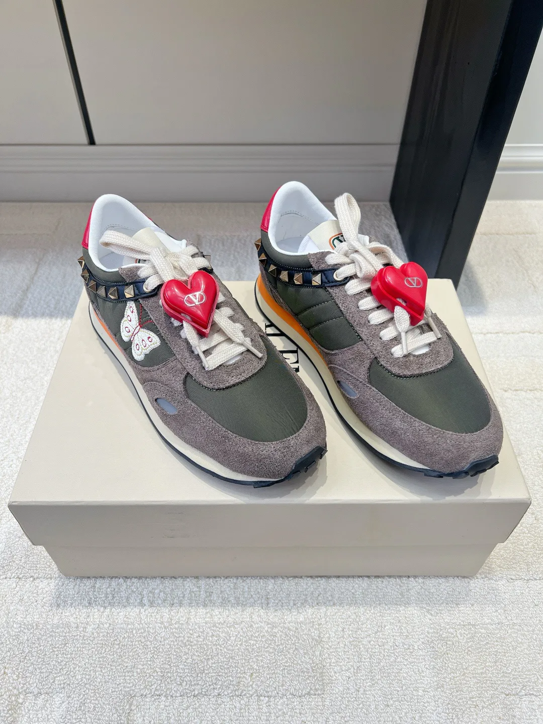 Women's Sneakers VALENTINO 18436568