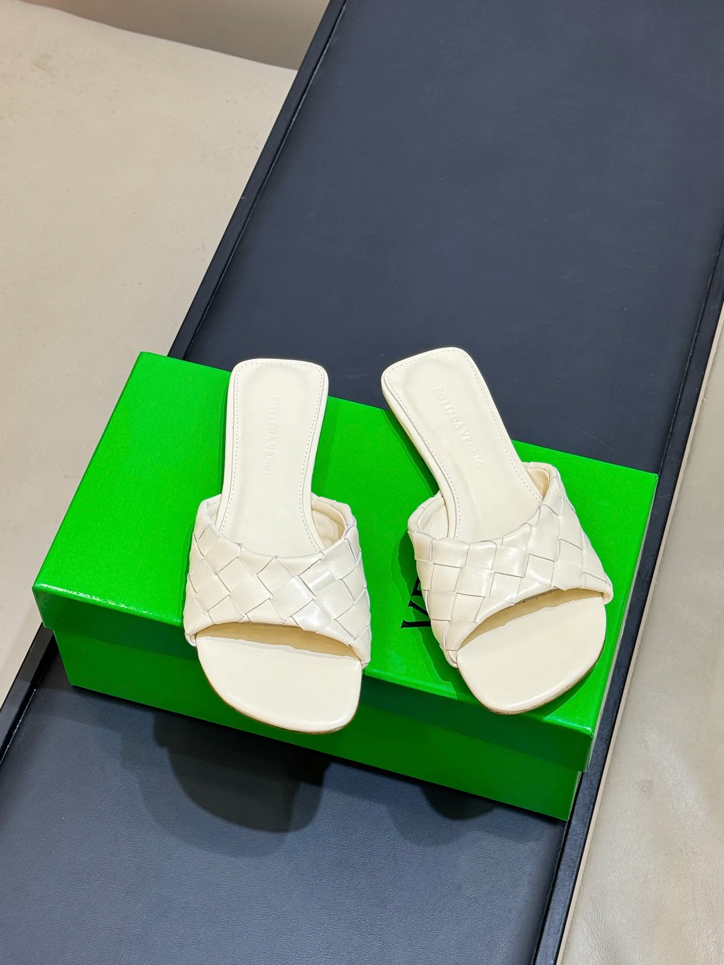 Women's Mules And Clogs BOTTEGA VENETA 18072976