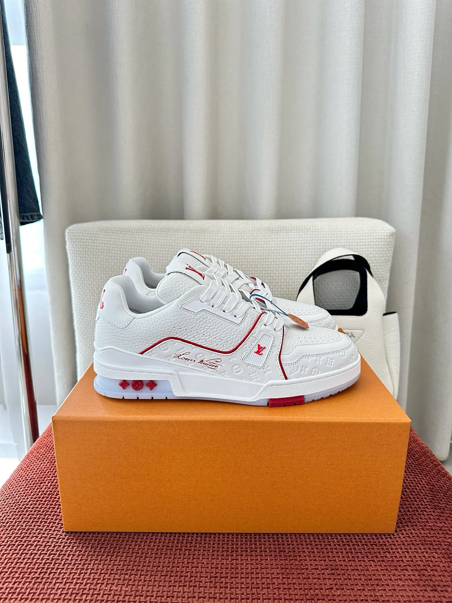 Women's Sneakers LOUIS VUITTON 17449366
