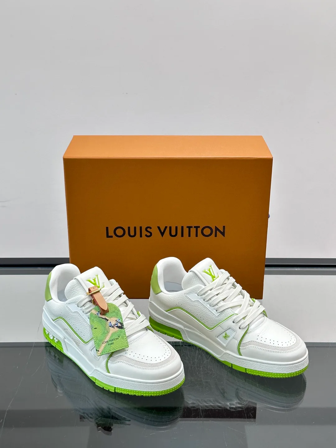 Men's Sneakers LOUIS VUITTON 17811168