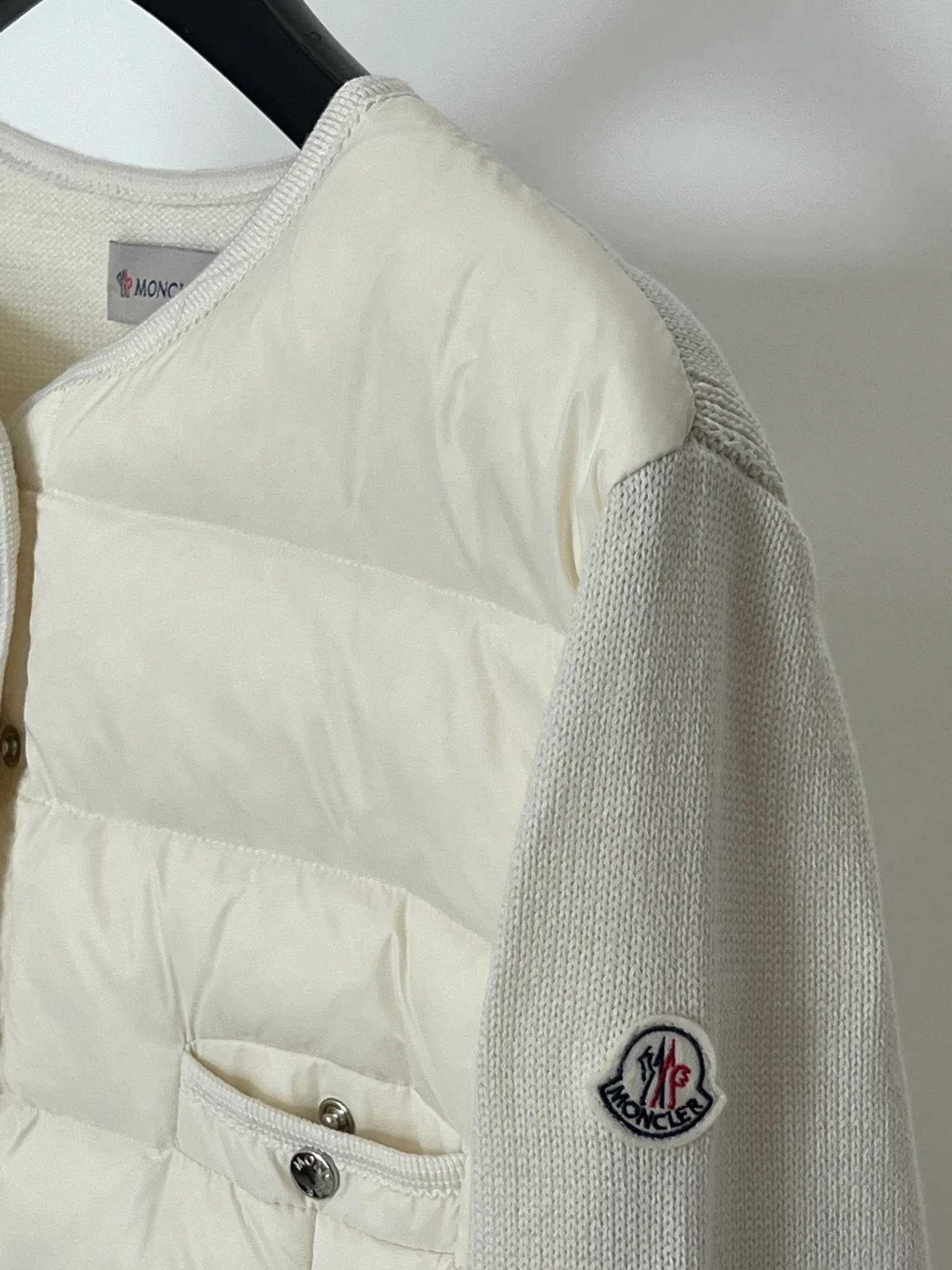 Women's Jackets And Down Jackets MONCLER 18416142