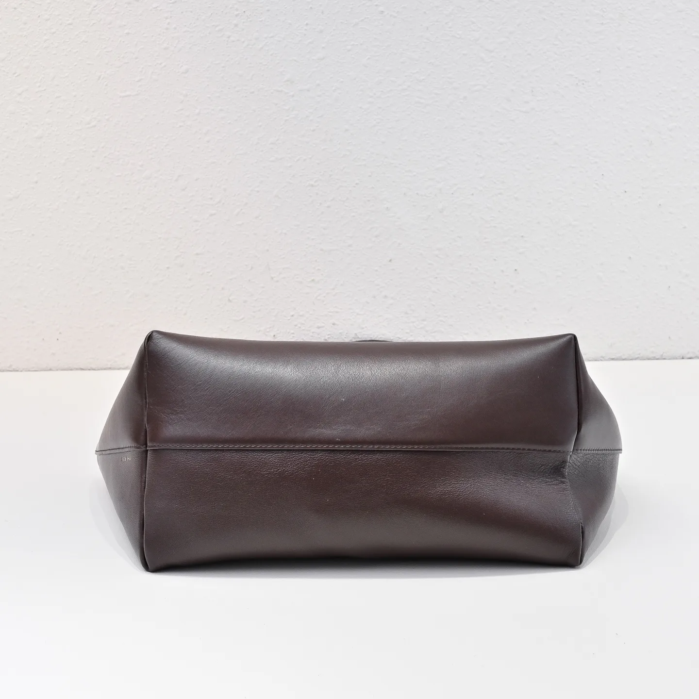 Women's Classic Handbags THE ROW 17449007