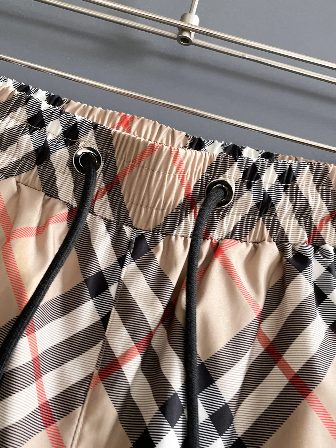 Men's Shorts BURBERRY 18000500
