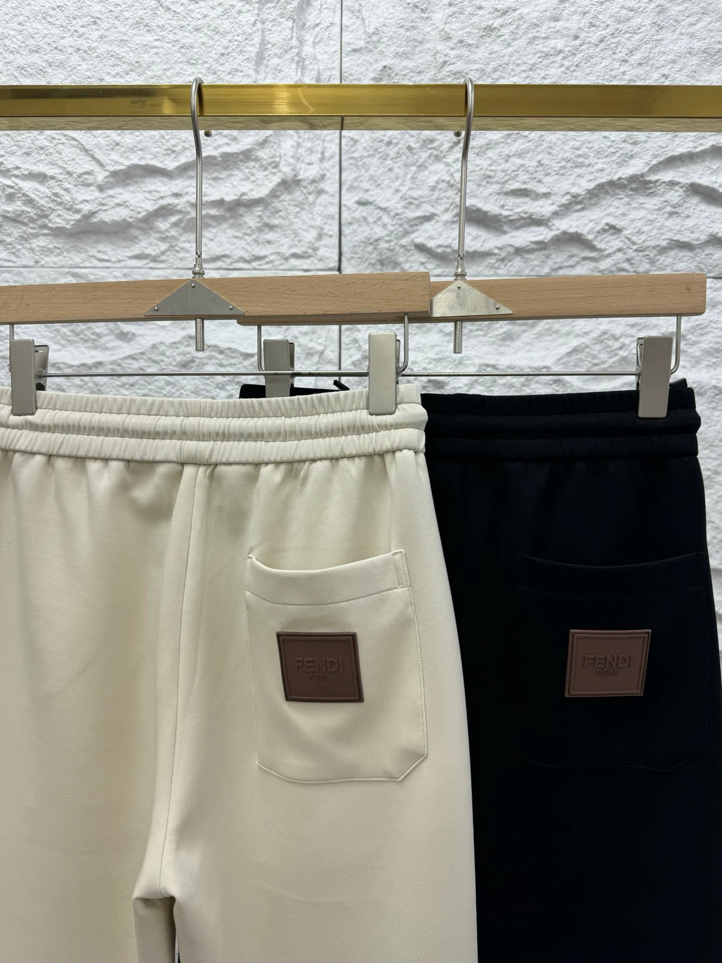 Women's Trousers FENDI 18140727