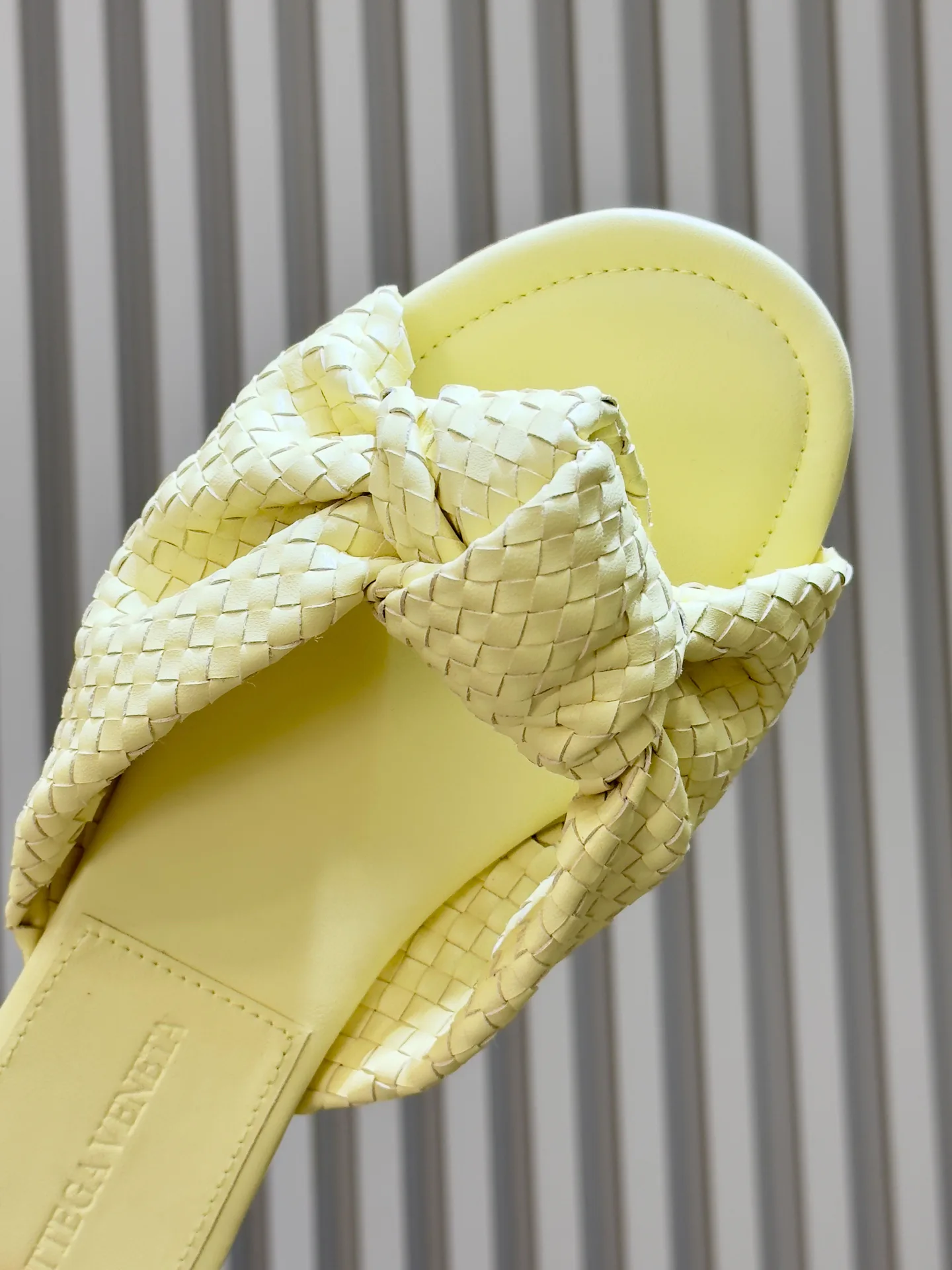 Women's Mules And Clogs BOTTEGA VENETA 18073354