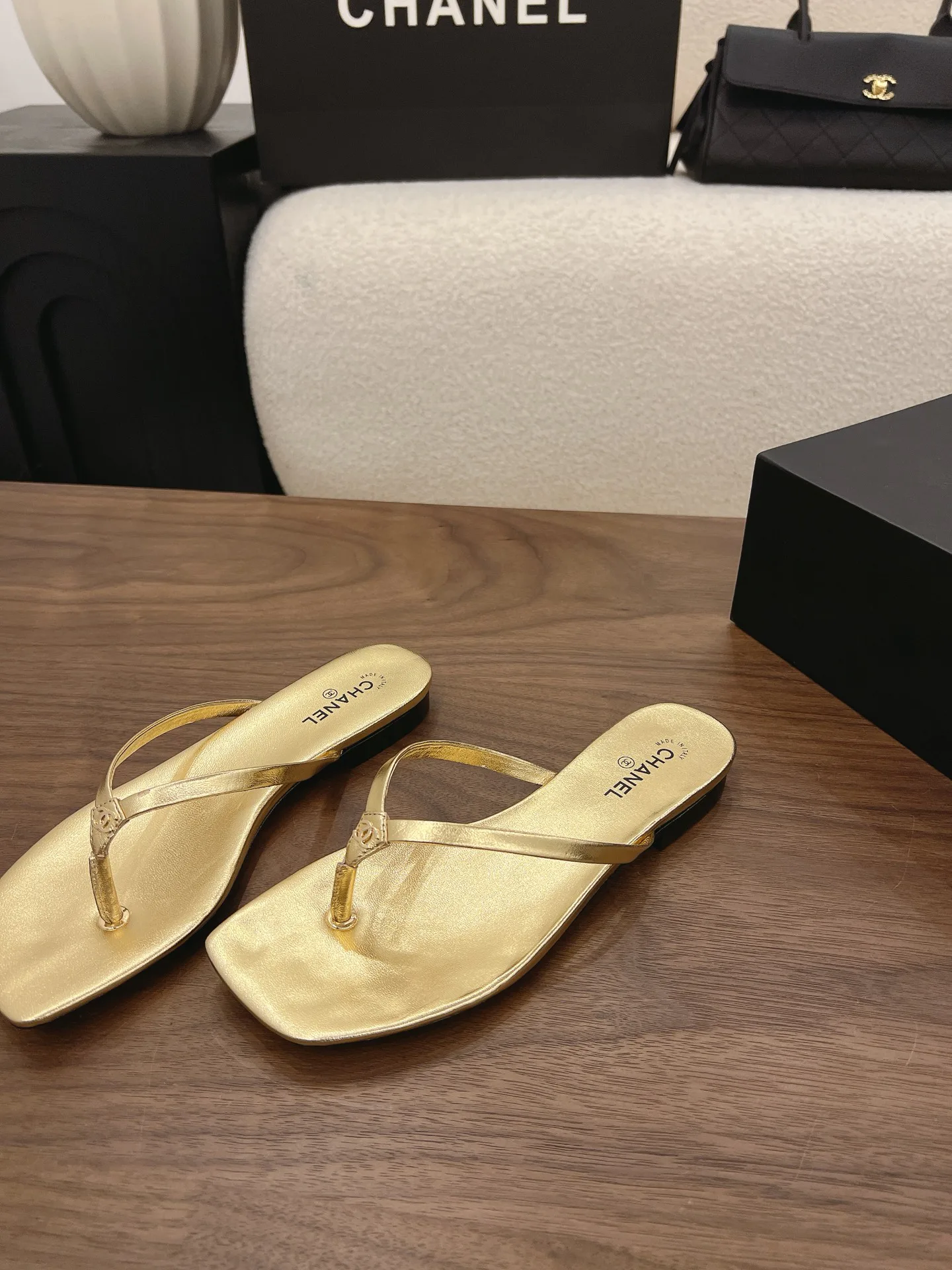 Women's Flip-Flops CHANEL 16944165