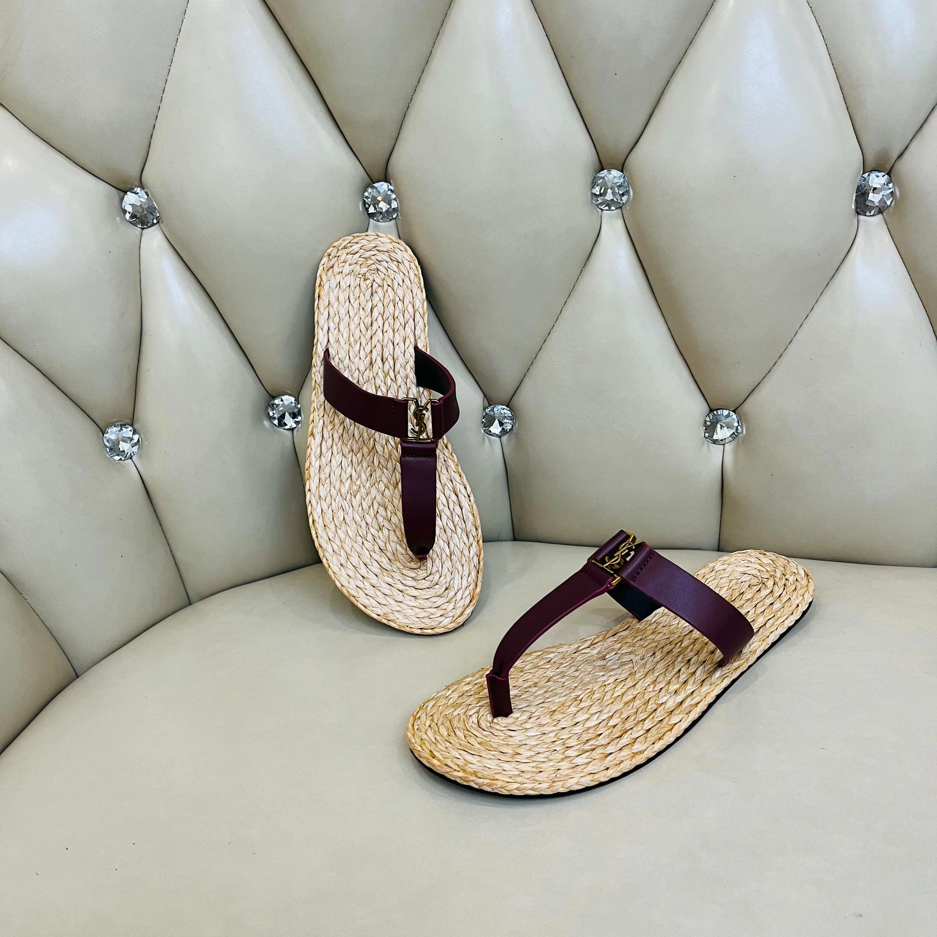 Women's Flip-Flops SAINT LAURENT 18083990