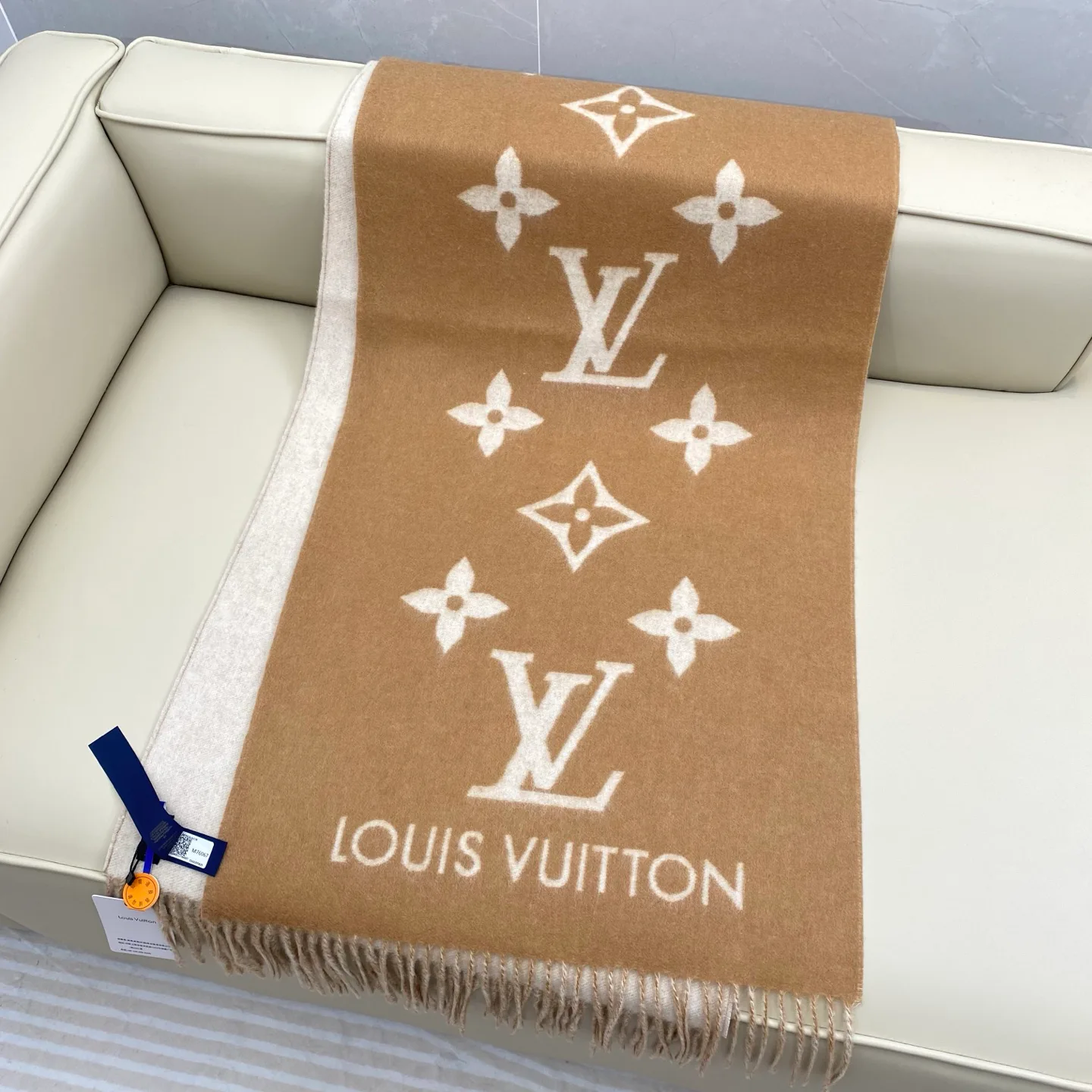 Scarves LOUIS VUITTON 18105570