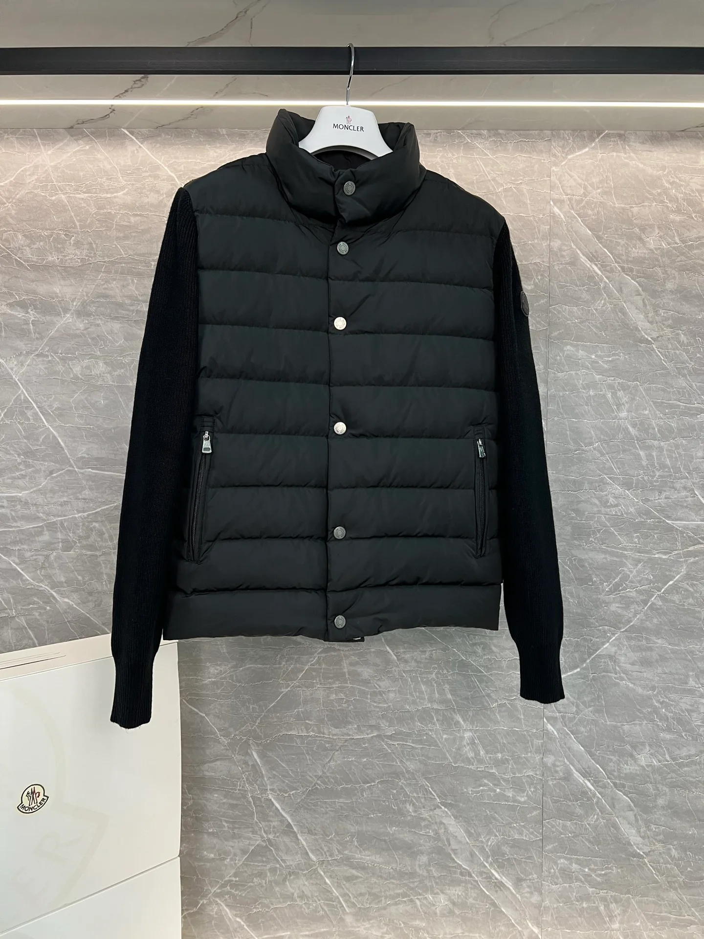 Куртки И Пуховики Мужские Moncler 18599840