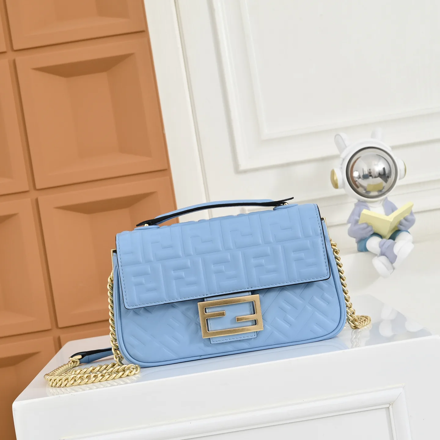 Классические Сумки Женские Fendi 18676184