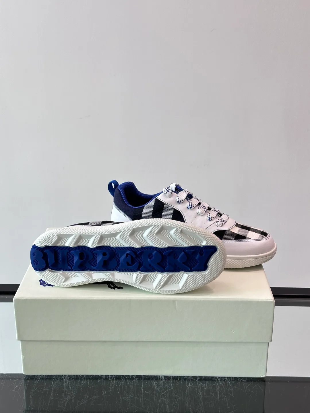 Men's Sneakers BURBERRY 18449431