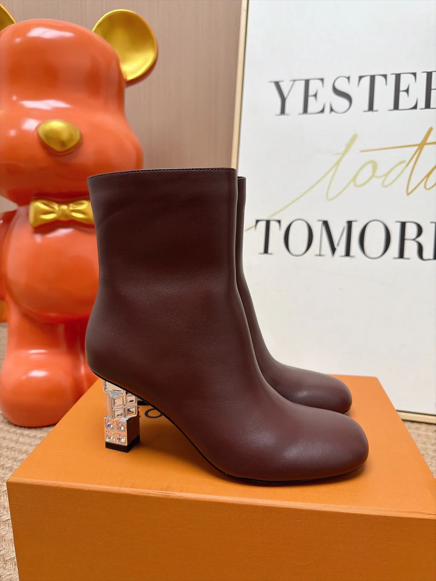 Women's Booties LOUIS VUITTON 18239715