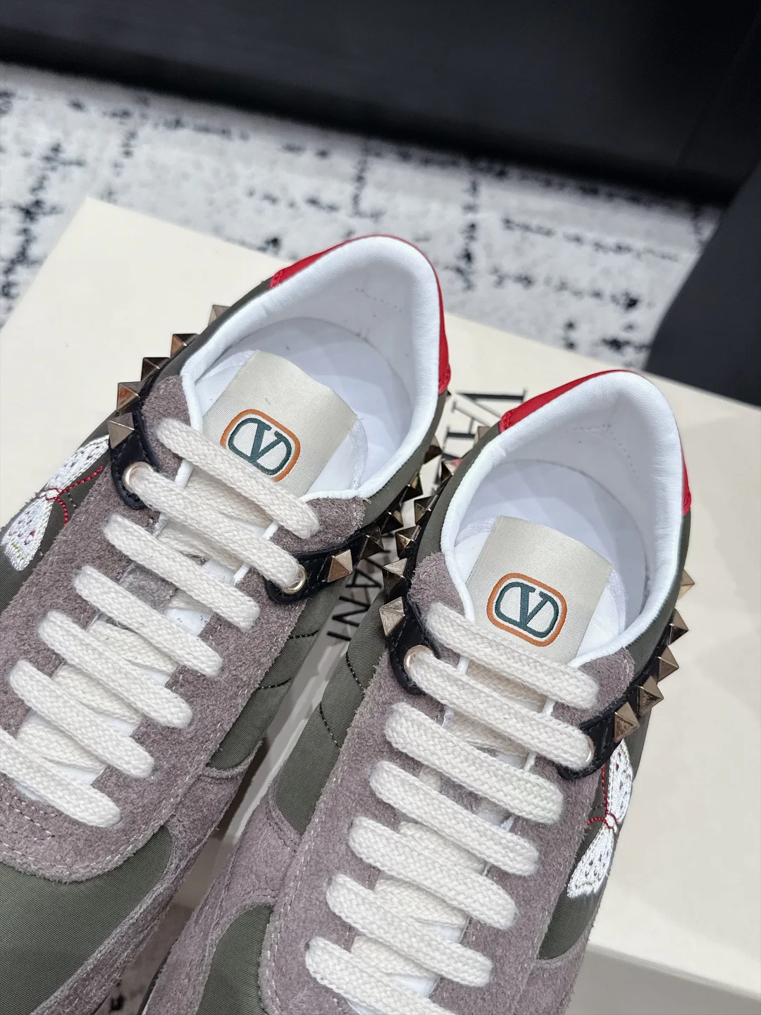 Women's Sneakers VALENTINO 17881054