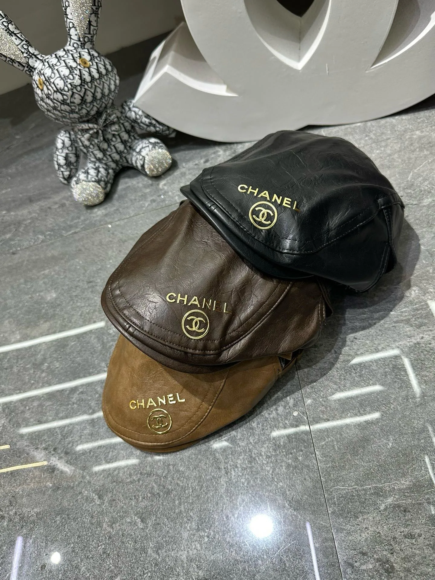 Hats CHANEL 18105196