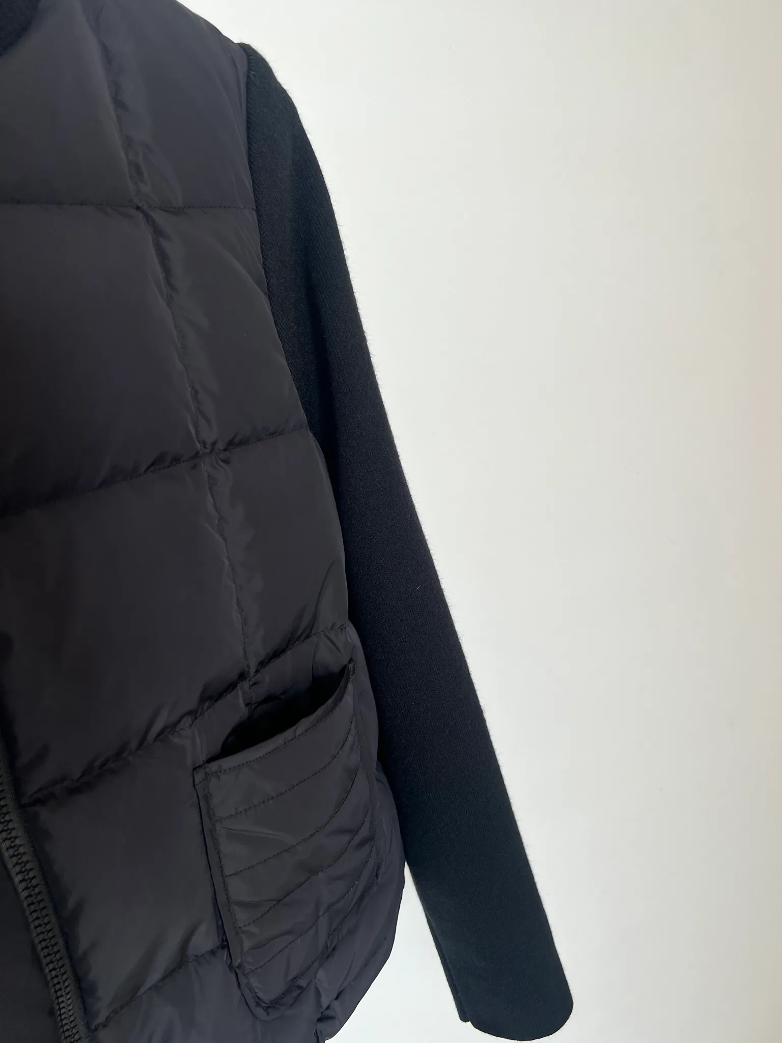 Women's Jackets And Down Jackets MONCLER 18416120