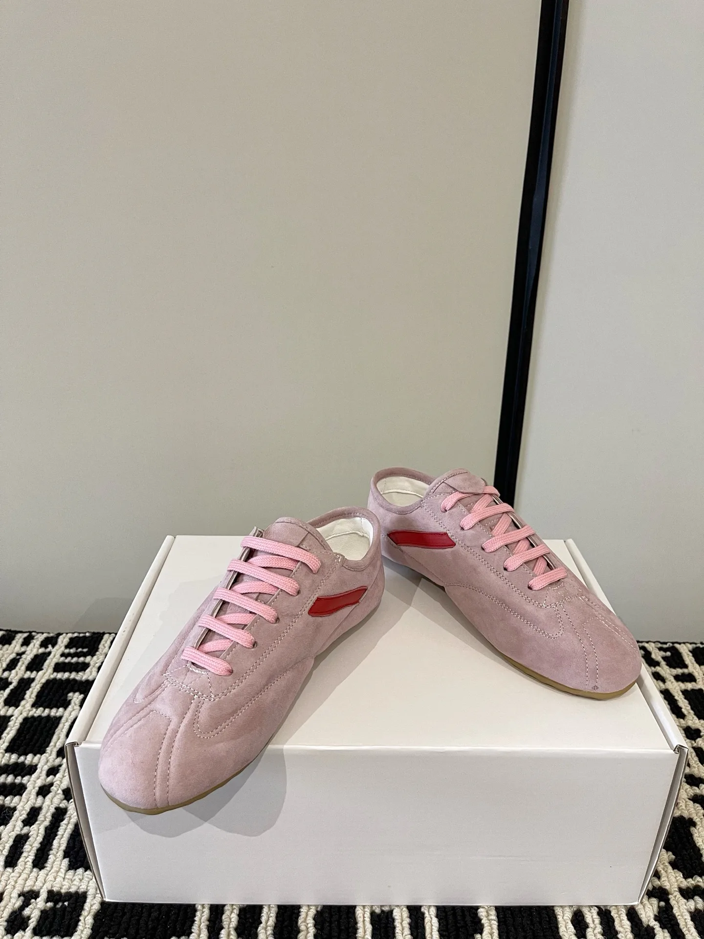 Women's Sneakers ALEXANDER MCQUEEN 18386243