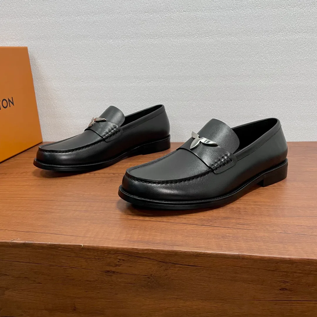 Men's Loafers And Dress Shoes LOUIS VUITTON 18197830