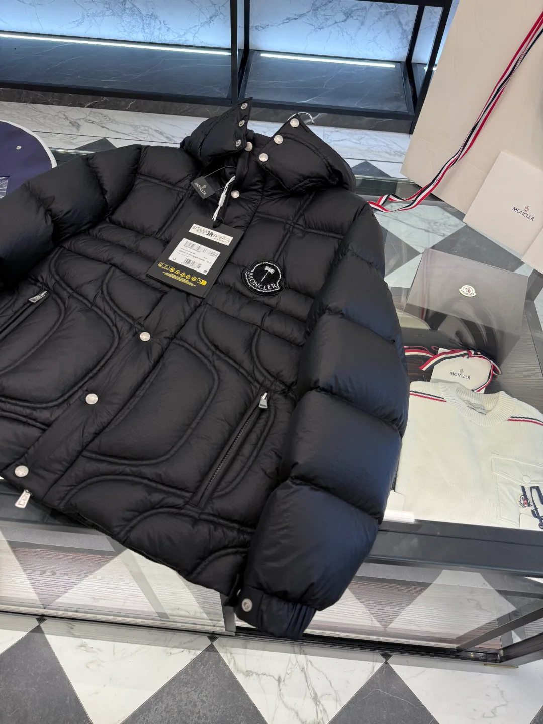 Women's Jackets And Down Jackets MONCLER 18007706