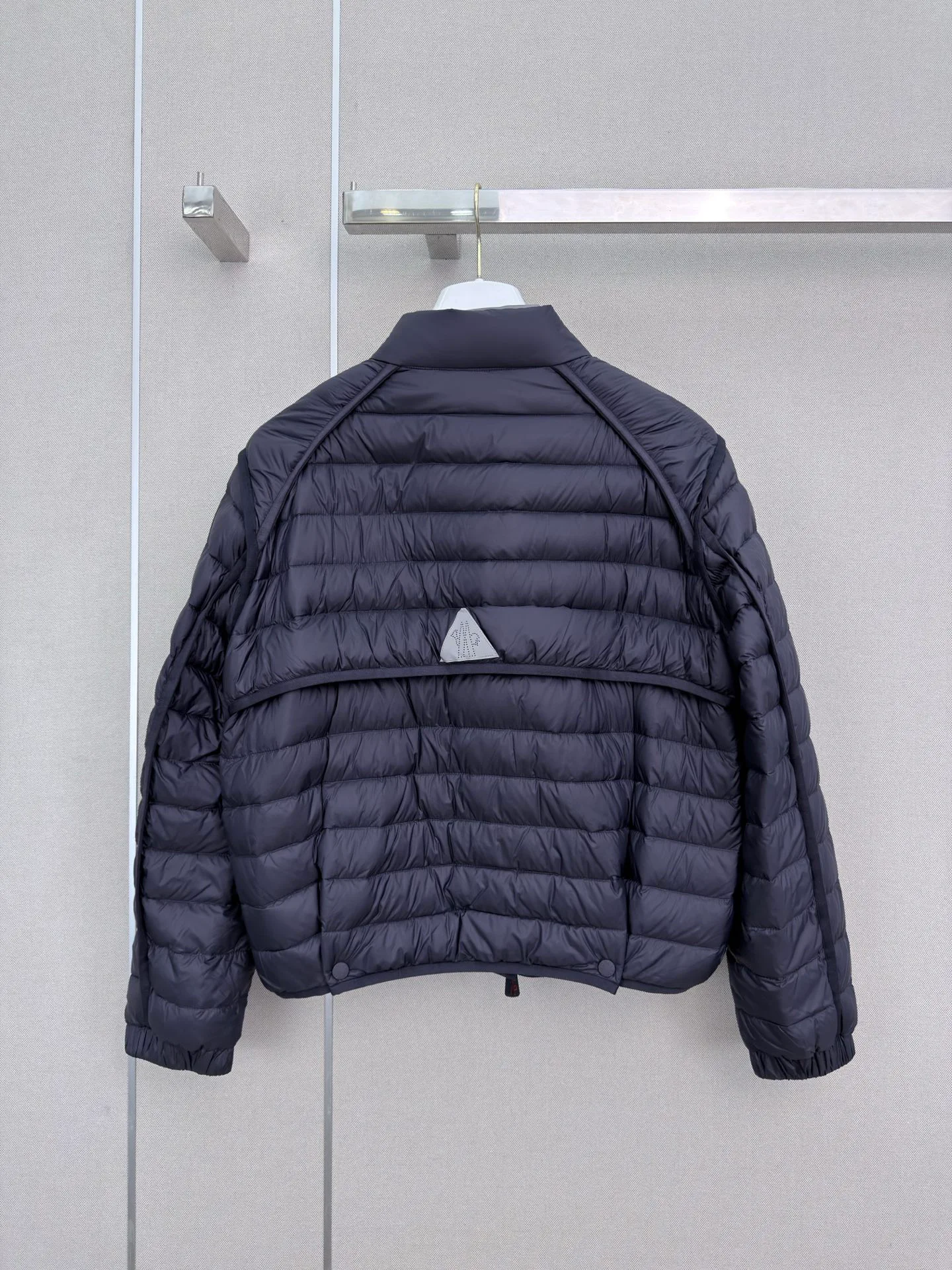 Women's Jackets And Down Jackets MONCLER 17919452