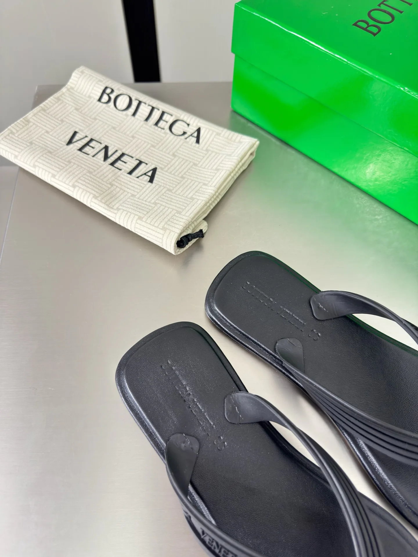 Women's Flip-Flops BOTTEGA VENETA 17722625